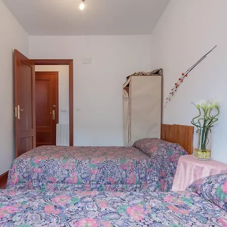 Chalet With 2 Bedrooms In Bustablado With Wonderful Mountain View And Enclosed Garden בקתה