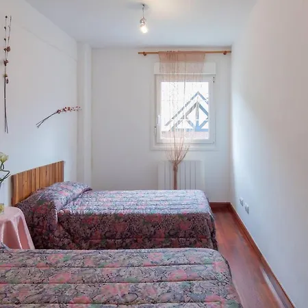 Chalet With 2 Bedrooms In Bustablado With Wonderful Mountain View And Enclosed Garden בקתה El Avellanal