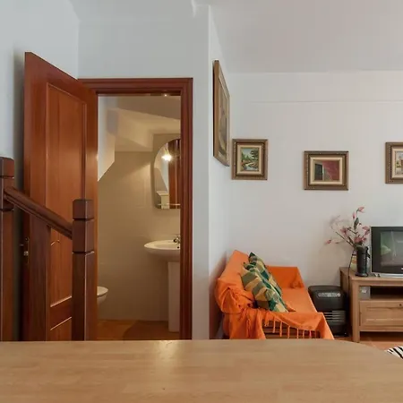 בקתה Chalet With 2 Bedrooms In Bustablado With Wonderful Mountain View And Enclosed Garden