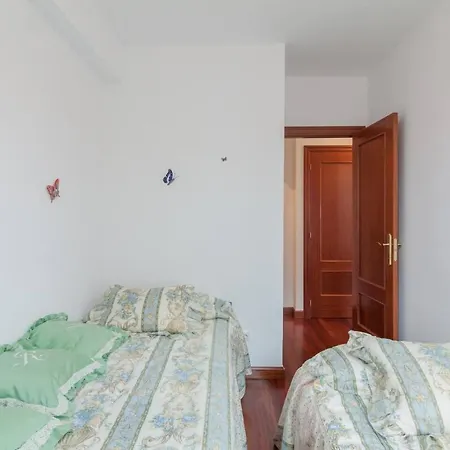 Chalet With 2 Bedrooms In Bustablado With Wonderful Mountain View And Enclosed Garden בקתה El Avellanal